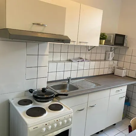 Monteurwohnungen In Linden-mitte, Nahe Der B6 דירה